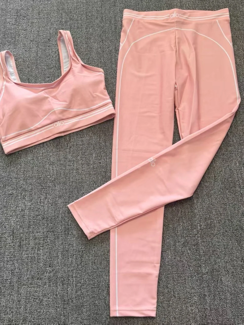 ALO Yoga Women’s.
